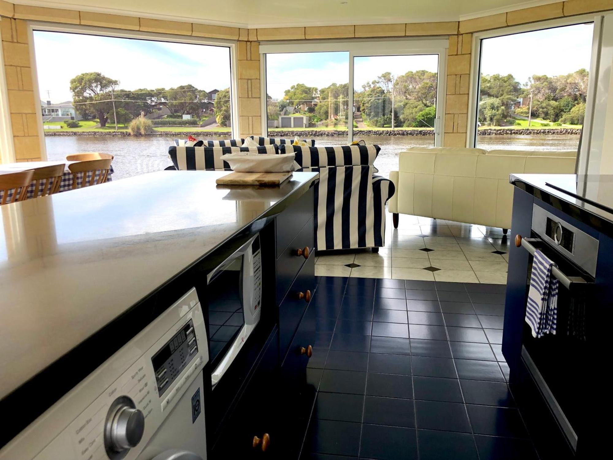 Aparthotel Douglas Riverside Port Fairy Exterior foto